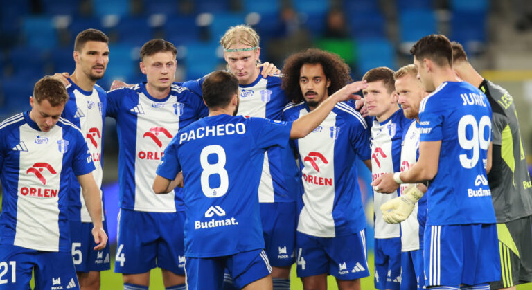 2025.10.20 Plock Pilka Nozna PKO BP Ekstraklasa Sezon 2025/2026 Wisla Plock - Bruk-Bet Nieciecza Nz Andrias Edmundsson Dani Pacheco Foto: Artur KraszewskiArtur Kraszewski / PressFocus

2025.10.20 Plock Football PKO BP Ekstraklasa Polish League 2025/2026 Wisla Plock - Bruk-Bet Nieciecza Andrias Edmundsson Dani Pacheco Credit:Artur Kraszewski / PressFocus