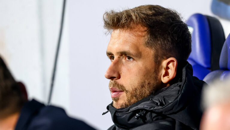 2025-10-24 SC Heerenveen v NAC Breda - Dutch Eredivisie HEERENVEEN, NETHERLANDS - OCTOBER 24: Pawel Bochniewicz of sc Heerenveen looks on during the Dutch Eredivisie match between SC Heerenveen and NAC Breda at Abe Lenstra Stadion on October 24, 2025 in Heerenveen, Netherlands. Heerenveen Abe Lenstra Stadion Netherlands Content not available for redistribution in The Netherlands directly or indirectly through any third parties. Copyright: xPieterxvanxderxWoudex
2025.10.24 Heerenveen
pilka nozna , liga holenderska
SC Heerenveen - NAC Breda
Foto IMAGO/PressFocus

!!! POLAND ONLY !!!