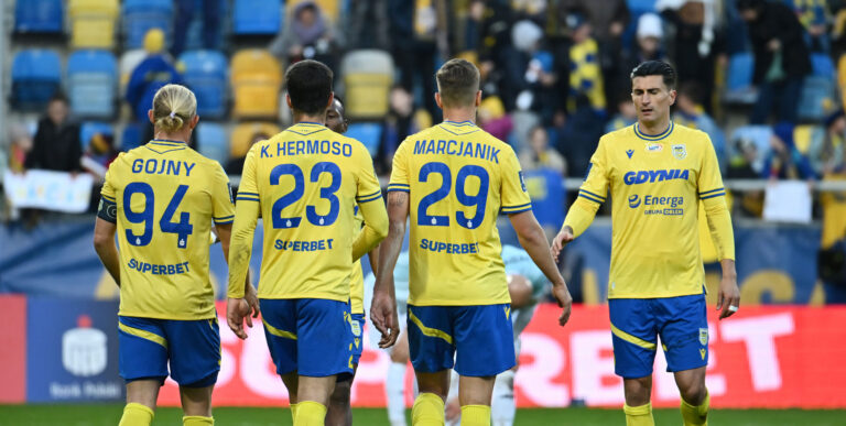 2025.10.25 Gdynia Pilka nozna PKO BP Ekstraklasa sezon 2025/2026 Arka Gdynia - Piast Gliwice N/z Dawid Gojny Kike Hermoso Michal Marcjanik Luis Perea Foto Piotr Matusewicz / PressFocus

2025.10.25 Gdynia
Football Polish PKO BP Ekstraklasa season 2025/2026 
Arka Gdynia - Piast Gliwice 
Dawid Gojny Kike Hermoso Michal Marcjanik Luis Perea 
Credit: Piotr Matusewicz / PressFocus