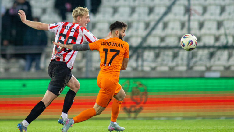 2025.11.03 Krakow
pilka nozna 12. kolejka PKO Bank Polski Ekstraklasa  sezon 2025/2026
Cracovia - Zaglebie Lubin
N/z Oskar Wojcik, Wdowiak Mateusz
Foto Michal Kedzierski / PressFocus

2025.11.03 Krakow
Football Polish Ekstraklasa Season 2025/2026
Cracovia - Zaglebie Lubin
Oskar Wojcik, Wdowiak Mateusz
Credit: Michal Kedzierski / PressFocus