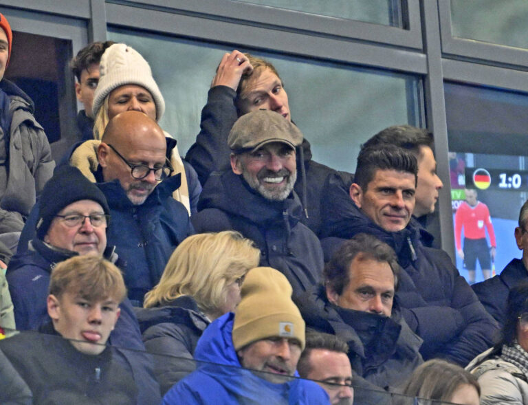 17.11.2025, Fussball WM-Qualifikation Europa 2025/26, 10.Spieltag, Deutschland - Slowakei, in der Red-Bull-Arena Leipzig Deutschland. Jurgen Klopp leipzig und Mario Gomez Leipzig. *** 17 11 2025, Soccer World Cup Qualification Europe 2025 26, 10 Matchday, Germany Slovakia, in the Red Bull Arena Leipzig Germany Jurgen Klopp leipzig and Mario Gomez Leipzig
2025.11.17 Lipsk
pilka nozna mistrzostwa swiata kwalifikacje
Niemcy - Slowacja 
Foto IMAGO/PressFocus

!!! POLAND ONLY !!!