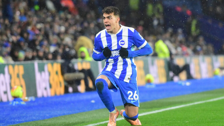 Brighton and Hove Albion v Brentford Premier League 22/11/2025. Premier League Yasin Ayari Midfielder of Brighton and Hove Albion shows his frustration at the lines-mans decision during the Premier League match between Brighton and Hove Albion and Brentford at the American Express Stadium, Brighton and Hove, England on 22 November 2025. Brighton and Hove American Express Stadium East Sussex England Editorial use only DataCo restrictions apply See www.football-dataco.com , Copyright: xJeffxMoodx PSI-23257-0047
2025.11.22 Brighton
pilka nozna , liga angielska
Brighton and Hove Albion - Brentford
Foto IMAGO/PressFocus

!!! POLAND ONLY !!!