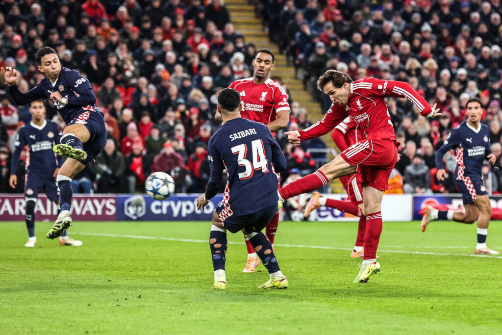 Federico Chiesa of Liverpool takes a shot on goal during the UEFA Champions League Matchday 5 of 8 Liverpool vs PSV Eindhoven at Anfield, Liverpool, United Kingdom, 26th November 2025

(Photo by Alfie Cosgrove/News Images)

*** GER AUT SUI OUT *** in Liverpool, United Kingdom on 11/26/2025. (Photo by Alfie Cosgrove/News Images/Sipa USA)
2025.11.26 Liverpool
pilka nozna liga mistrzow
FC Liverpool - PSV Eindhoven
Foto News Images/SIPA USA/PressFocus

!!! POLAND ONLY !!!