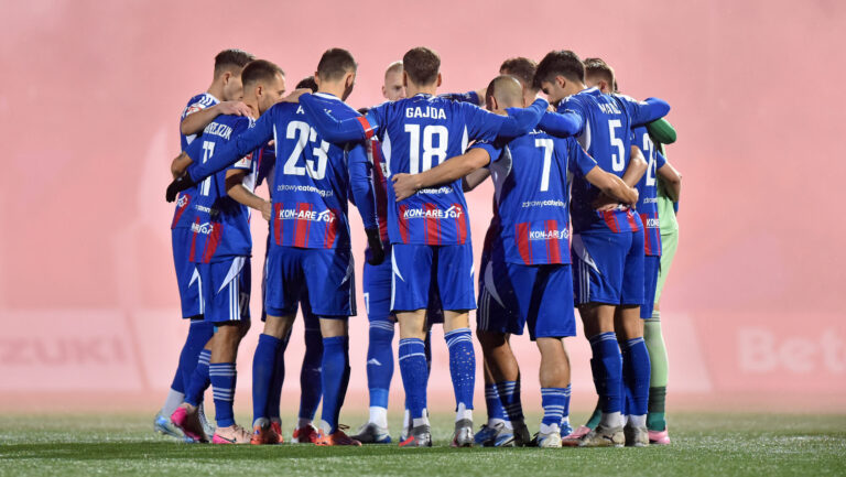 2025.12.07 Bytom
Pilka nozna , Betclic I liga , sezon 2025/26
Polonia Bytom - Chrobry Glogow
N/z Pilkarze Polonii przed meczem
Foto Krzysztof Porebski / PressFocus

2025.12.07 Bytom
Football , Polish league, second level , 2025/2026 season
Polonia Bytom - Chrobry Glogow
Pilkarze Polonii przed meczem
Credit: Krzysztof Porebski / PressFocus