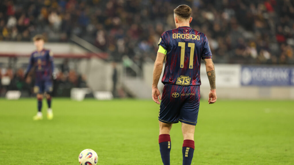 2025.12.07 Szczecin Stadion im. Floriana Krygiera
pilka nozna PKO Ekstraklasa sezon 2025/2026
Pogon Szczecin - Radomiak Radom
N/z Kamil Grosicki
Foto Szymon Gorski / PressFocus

2025.12.07 Szczecin Stadion im. Floriana Krygiera
football Polish PKO Ekstraklasa season 2025/2026
Pogon Szczecin - Radomiak Radom
Kamil Grosicki
Credit: Szymon Gorski / PressFocus