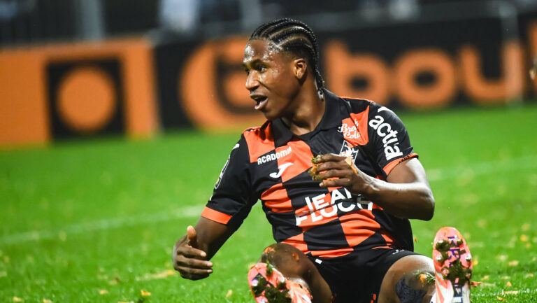 Dermane Karim (FC Lorient) - Photo :  Baptiste Autissier / Baptiste Autissier / Psnewz / SIPA /00318954_0140//Credit:PSNEWZ/SIPA/2512072346
2025.12.07 Lorient
pilka nozna liga francuska
FC Lorient - Olympique Lyon
Foto PSNEWZ/SIPA/PressFocus

!!! POLAND ONLY !!!
