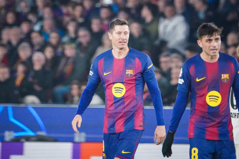 Fussball UEFA Champions League 2025/26, 6. Spieltag - FC Barcelona, Barca vs Eintracht Frankfurt - Camp Nou Barcelona: Robert Lewandowski FC Barcelona, 9 und Pedri FC Barcelona, 8 Barcelona Provinz Barcelona Spanien *** Football UEFA Champions League 2025 26, Matchday 6 FC Barcelona vs Eintracht Frankfurt Camp Nou Barcelona Robert Lewandowski FC Barcelona, 9 and Pedri FC Barcelona, 8 Barcelona Province of Barcelona Spain Copyright: xJOERANxSTEINSIEKx
2025.12.09 Barcelona
pilka nozna , liga mistrzow
FC Barcelona - Eintracht Frankfurt
Foto IMAGO/PressFocus

!!! POLAND ONLY !!!