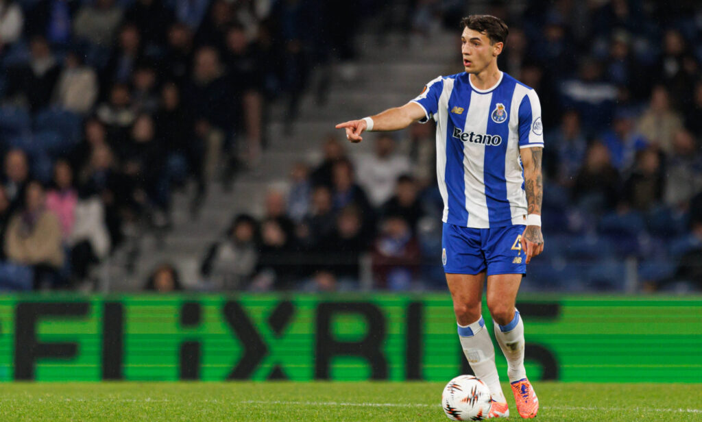 Jakub Kiwior seen during UEFA Europa League game between teams of FC Porto and Malmo FF Bernardo Benjamim/Ball Raw Images Porto Estadio do Dragao Portugal Copyright: xBernardoxBenjamimx bernardobenjamim_fcporto_malmo_2526-126
2025.12.11 Porto
pilka nozna , liga Europy
FC Porto - Malmoe FF
Foto IMAGO/PressFocus

!!! POLAND ONLY !!!