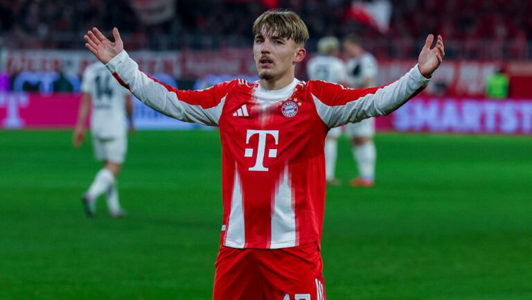 Lennart Karl 42 FC Bayern Muenchen jubelt ueber sein Tor zum 1:0, FC Bayern Muenchen vs. 1. FSV Mainz 05, Fussball, Bundesliga, DFL, Saison 2025/2026, Hinrunde, 14. Spieltag, 14.12.2025 DFB regulations prohibit any use of photographs as image sequences and/or quasi-video Muenchen Bayern Deutschland *** Lennart Karl 42 FC Bayern Muenchen celebrates his goal for 1 0, FC Bayern Muenchen vs 1 FSV Mainz 05, Football, Bundesliga, DFL, Season 2025 2026, Hinrunde, 14 Matchday, 14 12 2025 DFB regulations prohibit any use of photographs as image sequences and or quasi video Muenchen Bayern Germany Copyright: xkolbert-press/MartinxAguerax
2025.12.14 Monachium
pilka nozna liga niemiecka
Bayern Monachium - 1. FSV Mainz 05
Foto IMAGO/PressFocus

!!! POLAND ONLY !!!