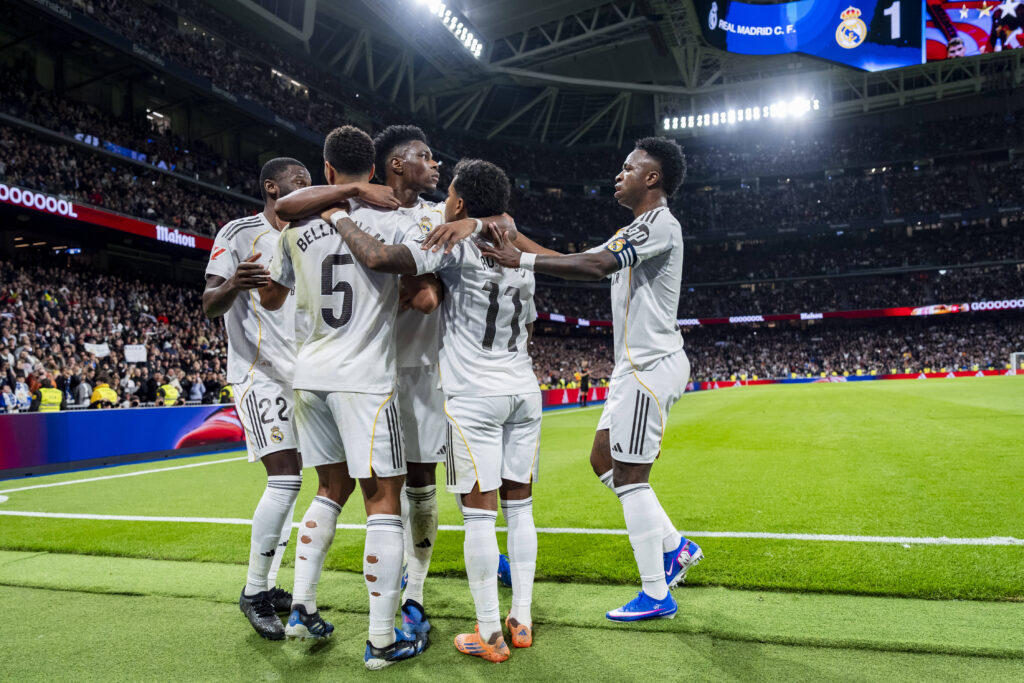 Real Madrid v Sevilla FC - LaLiga EA Sports Jude Bellingham of Real Madrid C celebrates his goal with players of Real Madrid from L to R Antonio Rudiger, Aurelien Tchouameni, Rodrygo Goes, Vinicius Junior during the LaLiga EA Sports football match between Real Madrid CF and Sevilla FC at Estadio Bernabeu in Madrid, Spain, on December 20, 2025. Madrid Estadio Bernabeu Madrid Spain Copyright: xAlbertoxGardinx AGardin_20251220_Foot_Liga_ReaMad_Sev_0464
2025.12.20 Madryt
pilka nozna , liga hiszpanska
Real Madryt - Sevilla FC 
Foto IMAGO/PressFocus

!!! POLAND ONLY !!!