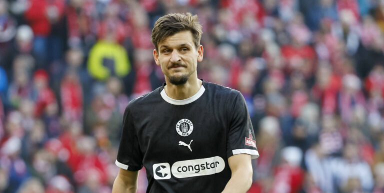 Adam Dzwigala FC St. Pauli, 25 , Deutschland, Fussball, 1. Bundesliga, 15.Spieltag, 2025/2026, 1. FSV Mainz vs. FC St. Pauli, 21.12.2025, Mewa Arena, Mainz, Deutschland Mainz Mewa Arena Rheinland-Pfalz Deutschland *** Adam Dzwigala FC St Pauli, 25 , Germany, Football, 1 Bundesliga, 15 Matchday, 2025 2026, 1 FSV Mainz vs FC St Pauli, 21 12 2025, Mewa Arena, Mainz, Germany Mainz Mewa Arena Rheinland Pfalz Germany Copyright: xGrantxHubbsx
2025.12.21 Moguncja
pilka nozna , liga niemiecka
FSV Mainz 05 - FC St. Pauli
Foto IMAGO/PressFocus

!!! POLAND ONLY !!!