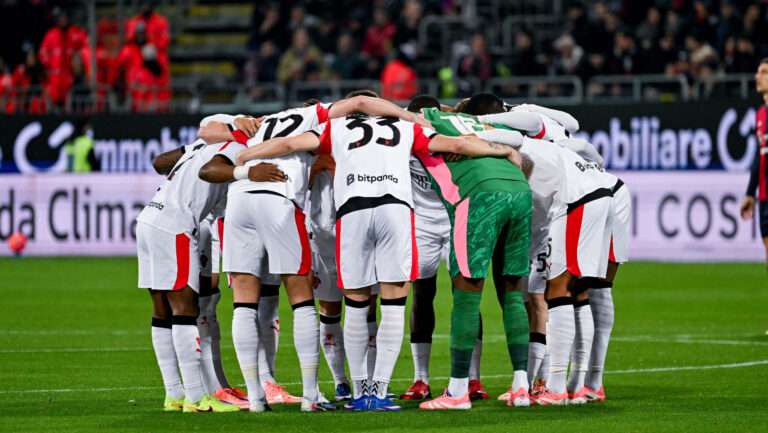 AC Milan's team prior the Serie A soccer match between Cagliari Calcio and AC Milan at the Unipol Domus in Cagliari, Sardinia -  Friday, 2nd January 2026. Sport - Soccer (Photo by Gianluca Zuddas/Lapresse) (Photo by Gianluca Zuddas/LaPresse/Sipa USA)
2026.01.02 Cagliari
pilka nozna liga wloska
Cagliari Calcio - AC Milan
Foto LaPresse/SIPA USA/PressFocus

!!! POLAND ONLY !!!