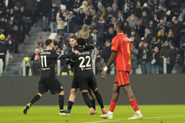 Juventus’ Weston McKennie celebrates after scoring the 1-1 goal for his team during the Serie A soccer match between Juventus Fc and Lecce the Juventus Stadium in Turin, north west Italy - January 3, 2026. Sport - Soccer (Photo by Fabio Ferrari/LaPresse) (Photo by Fabio Ferrari/LaPresse/Sipa USA)
2026.01.03 Turyn
pilka nozna liga wloska
Juventus Turyn - US Lecce

Foto LaPresse/SIPA USA/PressFocus

!!! POLAND ONLY !!!