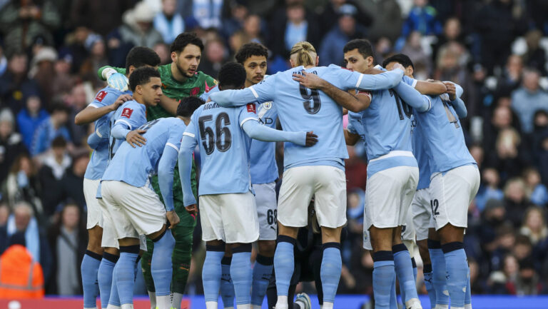 Manchester City v Exeter City, Emirates FA Cup City huddle Manchester City forward Ryan McAidoo 56 Manchester City defender Rico Lewis 82 Manchester City forward Erling Haaland 9 Haland Manchester City goalkeeper James Trafford 1 during the Manchester City v Exeter City Emirates FA Cup Third Round match at the Etihad Stadium, Manchester, England on 10 January 2026 Credit: Phil Duncan/Every Second Media Editorial use only. All images are copyright Every Second Media Limited. No images may be reproduced without prior permission. All rights reserved. Premier League and Football League images are subject to licensing agreements with Football DataCo Limited. see https://www.football-dataco.com Copyright: xIMAGO/EveryxSecondxMediax ESM-1745-0121 PhilxDuncanx/xEveryxSecondxMediax
2026.01.10 Manchester
pilka nozna , Puchar Anglii
Manchester City - Exeter City
Foto IMAGO/PressFocus

!!! POLAND ONLY !!!