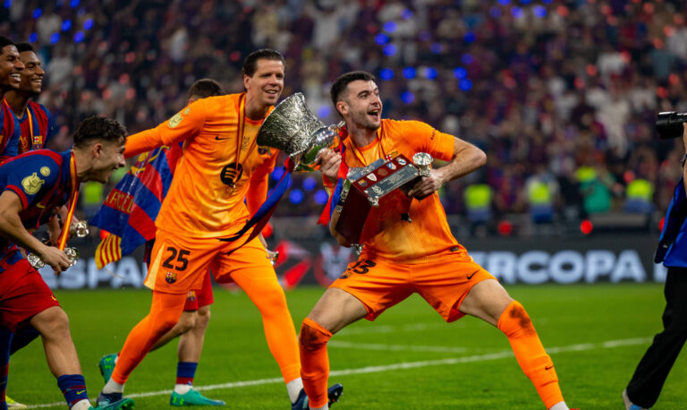 Joan Garcia and Wojciech Szczesny seen during Spanish Supercup Final game between teams of FC Barcelona, Barca and Real Madrid Maciej Rogowski/Ball Raw Images Jeddah King Abdullah Sports City Saudi Arabia Copyright: xMaciejxRogowskix ROG_BARvsRMA-216
2026.01.12 Dzedda
pilka nozna Superpuchar Hiszpanii
FC Barcelona - Real Madryt
Foto IMAGO/PressFocus

!!! POLAND ONLY !!!