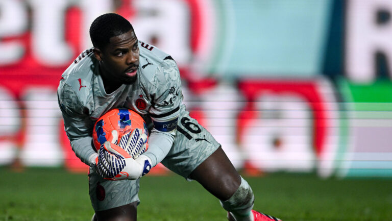 Cm Como 15/01/2026 - campionato di calcio Serie A / Como-Milan / foto Cristiano Mazzi/Image nella foto: Mike Maignan PUBLICATIONxNOTxINxITA
2026.01.15 Como
pilka nozna liga wloska
Como 1907 - AC Milan
Foto IMAGO/PressFocus

!!! POLAND ONLY !!!