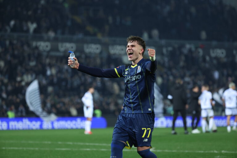 Oskar Pietuszewski  FC Porto  after the match between Vitoria SC and FC Porto, valid for Liga Portugal Betclic 2025 2026 at Estadio D.Afonso Henriques on 18 January 2026. Guimaraes Estadio D.Afonso Henriques Guimaraes Portugal Copyright: xIMAGOx/xPRIMExSPORTSxIMAGESx/xFILIPExOLIVEIRAx
2026.01.18 Guimaraes
pilka nozna liga portugalska
Vitoria SC - FC Porto
Foto IMAGO/PressFocus

!!! POLAND ONLY !!!