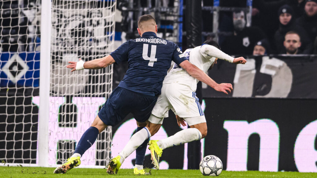 Champions League - League Phase - FC Kobenhavn mod Napoli - 20.01.2026 4 NAP - Alessandro Buongiorno faelder 10 FCK - Mohamed Elyounoussi i feltet og der dommes straffe. Champions League - League Phase - FC Kobenhavn mod Napoli - 20.01.2026. Kobenhavn, Danmark. 20 January, 2026. UK: Champions League - League Phase - FC Copenhagen vs Napoli, Parken, Copenhagen, Denmark Kobenhavn Parken Danmark *** Champions League League Phase FC Kobenhavn vs Napoli 20 01 2026 4 NAP Alessandro Buongiorno fouls 10 FCK Mohamed Elyounoussi in the box and a penalty is called Champions League League League Phase FC Kobenhavn vs Napoli 20 01 2026 Kobenhavn, Denmark 20 January, 2026 UK Champions League League League Phase FC Copenhagen vs Napoli, Parken, Copenhagen, Denmark Kobenhavn Parken Danmark Copyright: xMichaelxBarrettxBoesenx
2026.01.20 Kopenhaga
pilka nozna liga mistrzow
FC Kopenhaga - SSC Napoli
Foto IMAGO/PressFocus

!!! POLAND ONLY !!!