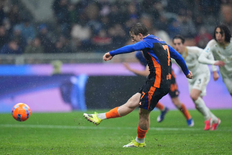 Inter Milan's Piotr Zielinski       scores   1-2       during the Serie A soccer match between Inter and Pisa  at the San Siro Stadium in Milan   , north Italy - Friday  , January 23   , 2026. Sport - Soccer . (Photo by Spada/Lapresse) (Photo by Spada/LaPresse/Sipa USA)
2026.01.23 Mediolan
pilka nozna liga wloska
Inter Mediolan - Pisa SC
Foto LaPresse/SIPA USA/PressFocus

!!! POLAND ONLY !!!