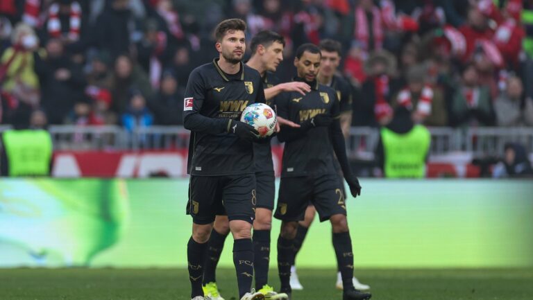 enttaeuschung bei Elvis Rexhbecaj 8 FC Augsburg nach dem Tor zum 1:0, FC Bayern Muenchen vs. FC Augsburg, Fussball, 1. Bundesliga, 19. Spieltag, 24.01.2026 DFB regulations prohibit any use of photographs as image sequences and/or quasi-video Muenchen Bayern Deutschland *** disappointment at Elvis Rexhbecaj 8 FC Augsburg after the goal for 1 0, FC Bayern Muenchen vs FC Augsburg, Football, 1 Bundesliga, 19 Matchday, 24 01 2026 DFB regulations prohibit any use of photographs as image sequences and or quasi video Muenchen Bayern Germany Copyright: xkolbert-press/ChristianxKolbertx
2026.01.24 Monachium
pilka nozna liga niemiecka
Bayern Monachium - FC Augsburg

Foto IMAGO/PressFocus

!!! POLAND ONLY !!!