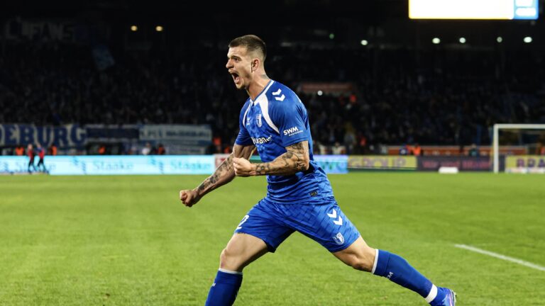 Torjubel - Torschutze Mateusz Zukowski 1. FC Magdeburg,22 trifft zum 0-1 - 2. Fussball Bundesliga Saison 2025-2026 Eintracht Braunschweig vs. 1. FC Magdeburg im Eintracht Stadion in Braunschweig - Aktion,Fussball,Mann,Manner,Deutschland,16.01.2026 *** Goalscorer Mateusz Zukowski 1 FC Magdeburg,22 scores to 0 1 2 Soccer Bundesliga Season 2025 2026 Eintracht Braunschweig vs 1 FC Magdeburg at Eintracht Stadium in Braunschweig Action,Soccer,Man,Men,Germany,16 01 2026
2026.01.16 Brunszwik 
pilka nozna 2. liga niemiecka
Eintracht Braunschweig - 1. FC Magdeburg
Foto IMAGO/PressFocus

!!! POLAND ONLY !!!