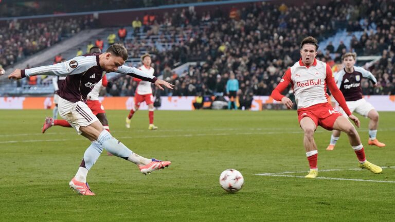 Birmingham, England, 29th January 2026. Matty Cash of Aston Villa has a shot which is saved during the Aston Villa vs FC Salzburg UEFA Europa League match at Villa Park, Birmingham. Picture credit should read: Andrew Yates / Sportimage EDITORIAL USE ONLY. No use with unauthorised audio, video, data, fixture lists, club/league logos or live services. Online in-match use limited to 120 images, no video emulation. No use in betting, games or single club/league/player publications. SPI_062_AY_Villa_Salzburg SPI-4490-0063
2026.01.29 Birmingham
pilka nozna Liga Europy
Aston Villa - FC Salzburg
Foto IMAGO/PressFocus

!!! POLAND ONLY !!!