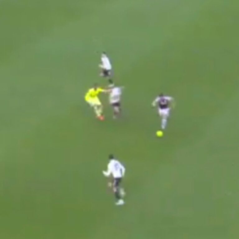 Kuriozalny gol w Premier League! Gdzie wyszedł bramkarz? [WIDEO]