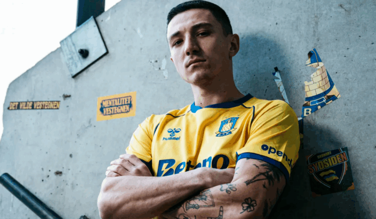 OFICJALNIE. Bartosz Slisz zmienia barwy klubowe! Powrót do Europy stał się faktem!