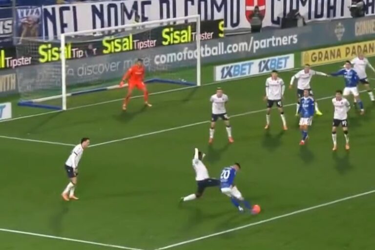 Cudowny gol w Serie A! Idealne uderzenie [WIDEO]