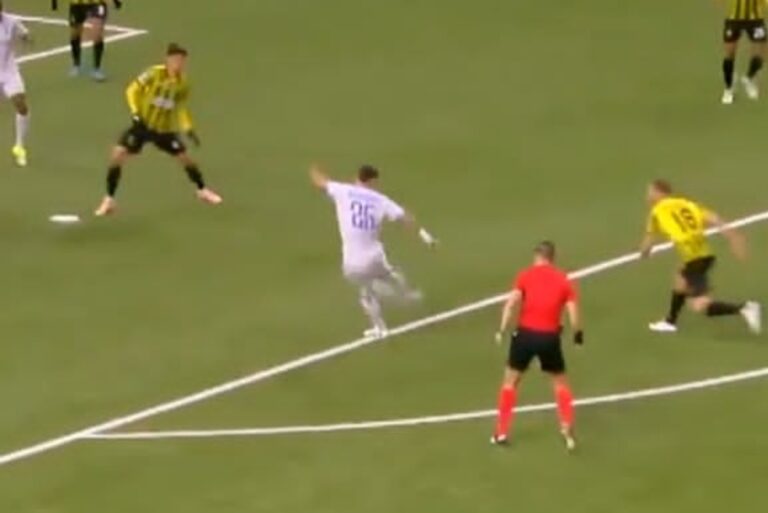 Pierwszy gol po powrocie Ligi Mistrzów! Ale huknął [WIDEO]