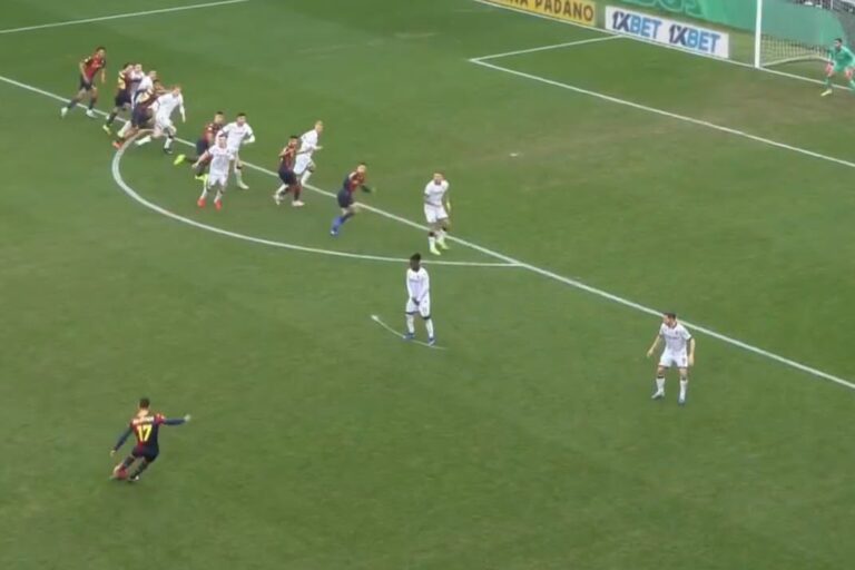 Kosmiczna bramka w Serie A! Gol sezonu? [WIDEO]