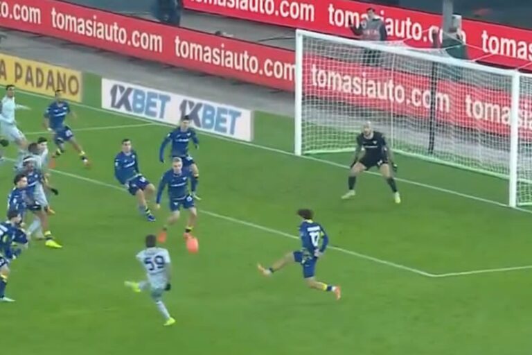 Cudowny gol w Serie A! Jak on to zakręcił? [WIDEO]