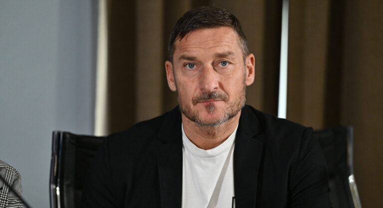 Italian former player Francesco Totti  during  Press conference, UEFA European Football Championship in Florence, Italy, June 03 2024 (Photo by Lisa Guglielmi/IPA Sport / ipa-a/IPA/Sipa USA)
2024.06.03 Florencja
pilka nozna , reprezentacja Wloch
Trening i konferencja prasowa reprezentacji Wloch
Foto Lisa Guglielmi/IPA Sport/ipa-agency.net/SIPA USA/PressFocus

!!! POLAND ONLY !!!