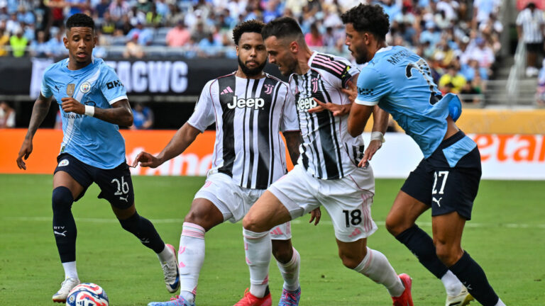 FIFA Club World Cup Juventus Turin - Manchester City 26.06.2025 v. l. SAVINHO Manchester City 26, Weston McKENNIE Juventus Turin 16, Filip KOSTIC Juventus Turin 18, Matheus NUNES Machester City 27 / zweikampf / duell / FIFA Club World Cup: Juventus Turin - Manchester City, Camping World Stadium am 26.06.2025 / NOT FOR SALE IN USA Copyright: xBEAUTIFULxSPORTS/Goldbergx
2025.06.26 Orlando
pilka nozna , klubowe mistrzostwa swiata w pilce noznej FIFA
Juventus Turyn - Manchester City
Foto IMAGO/PressFocus

!!! POLAND ONLY !!!