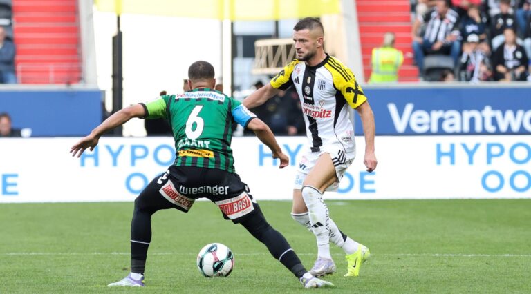 30.08.2025, Linz, AUT, Unterwegs in Oberosterreich, LASK, Linzer ASK, SV Ried, SV Oberbank Ried, osterreichische Fussball Bundesliga, Admiral Bundesliga, Grunddurchgang, 5. Runde, Raiffeisen Arena, Linz im Bild Moegamat Yusuf Maart, SV Ried, Valon Berisha, LASK, *** 30 08 2025, Linz, AUT, On the road in Upper Austria, LASK, Linzer ASK, SV Ried, SV Oberbank Ried, osterreichische Fussball Bundesliga, Admiral Bundesliga, Grunddurchgang, 5 Runde, Raiffeisen Arena, Linz im Bild Moegamat Yusuf Maart, SV Ried, Valon Berisha, LASK,
2025.08.30 Linz
pilka nozna , liga austriacka
LASK Linz - SV Ried
Foto IMAGO/PressFocus

!!! POLAND ONLY !!!