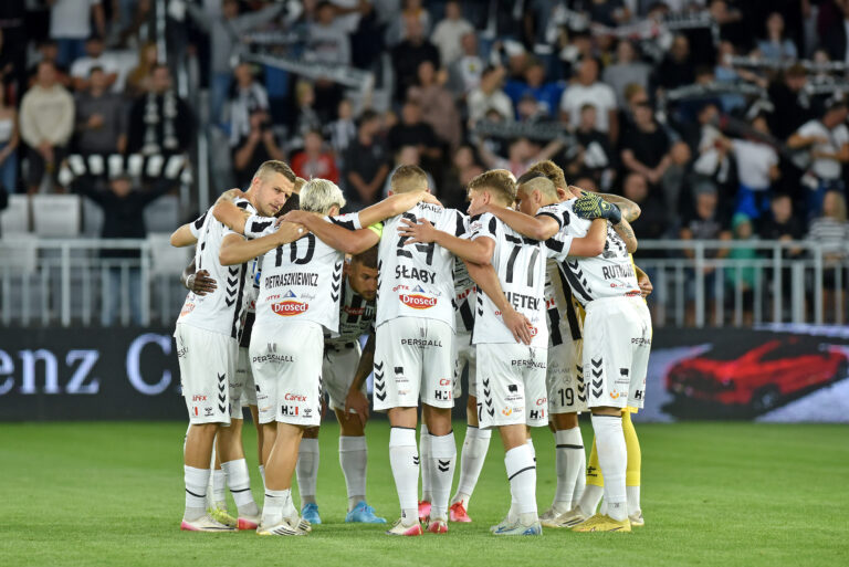 2025.08.31 Nowy Sacz
Pilka nozna , Betclic II liga , sezon 2025/26
Sandecja Nowy Sacz - Chojniczanka Chojnice
N/z Pilkarze Sandecji przed meczem
Foto Krzysztof Porebski / PressFocus

2025.08.31 Nowy Sacz
Football , Polish league, third level , 2025/2026 season
Sandecja Nowy Sacz - Chojniczanka Chojnice
Pilkarze Sandecji przed meczem
Credit: Krzysztof Porebski / PressFocus