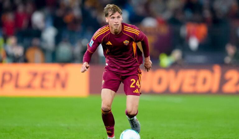 AS Roma v FC Internazionale - Serie A Enilive Jan Ziolkowski of AS Roma in action during the Serie A Enilive match between AS Roma and FC Internazionale at Stadio Olimpico on October 18, 2025 in Rome, Italy. Rome Stadio Olimpico Lazio Italy Copyright: xGiuseppexMaffiax 251018_SerieA_Roma-Inter_0985
2025.10.18 Rzym
pilka nozna , liga wloska
AS Roma - Inter Mediolan
Foto IMAGO/PressFocus

!!! POLAND ONLY !!!
