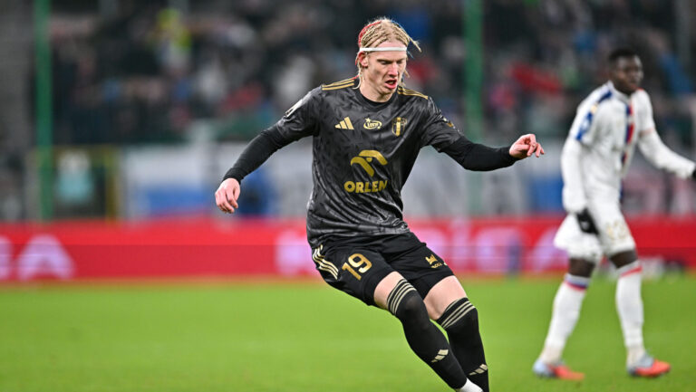 2025.11.21 Zabrze
Pilka nozna PKO Ekstraklasa sezon 2025/2026
Gornik Zabrze - Wisla Plock
N/z Andrias Edmundsson
Foto Lukasz Sobala / PressFocus

2025.11.21 Zabrze
Football Polish League PKO Ekstraklasa season 2025/2026
Gornik Zabrze - Wisla Plock
Andrias Edmundsson
Credit: Lukasz Sobala / PressFocus