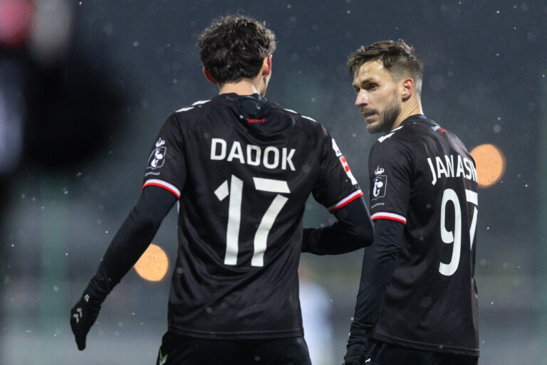 2025.11.23 Warszawa, pilka nozna, Betclic 1. Liga, sezon 2025/2026,
Polonia Warszawa - Odra Opole,
N/z Robert Dadok (Polonia), Patryk Janasik (Polonia)
Foto Tomasz Jastrzebowski / Foto Olimpik / PressFocus

2025.11.23 Warsaw football, 1st division,  season 2025/2026
Polonia Warszawa - Odra Opole,
Robert Dadok (Polonia), Patryk Janasik (Polonia)
Credit: Tomasz Jastrzebowski / Foto Olimpik / PressFocus