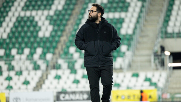 2025.11.28 Warszawa pilka nozna PKO Ekstraklasa sezon 2025/2026
Radomiak Radom - Gornik Zabrze
N/z Trener Goncalo Feio (Radomiak)
Foto Tomasz Jastrzebowski / Foto Olimpik / PressFocus

2025.11.28 Warsaw Football PKO Ekstraklasa season 2025/2026
Radomiak Radom - Gornik Zabrze
Trener Goncalo Feio (Radomiak)
Credit: Tomasz Jastrzebowski / Foto Olimpik / PressFocus