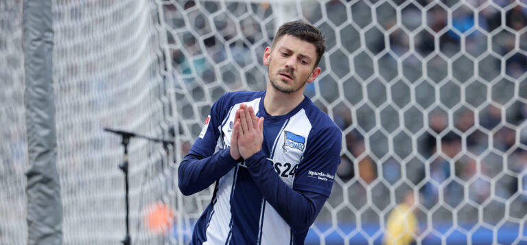 Dawid Kownacki enttauscht nach vergebener Torchance / Enttauschung / Aktion / Oberkorper / / Fussball Fussball / DFL 2. Bundesliga Herren / 15. Spieltag Saison 2025/2026 / 07.12.2025 / Hertha BSC Berlin vs. 1.FC Magdeburg FCM / DFL regulations prohibit any use of photographs as image sequences and/or quasi-video / *** Dawid Kownacki disappointed after missed goal chance Disappointment Action Upper body Sport Football Soccer DFL 2 Bundesliga Men 15 Matchday Season 2025 2026 07 12 2025 Hertha BSC Berlin vs 1 FC Magdeburg FCM DFL regulations prohibit any use of photographs as image sequences and or quasi video
2025.12.07 Berlin
pilka nozna , 2. liga niemiecka
Hertha BSC Berlin - 1. FC Magdeburg
Foto IMAGO/PressFocus

!!! POLAND ONLY !!!