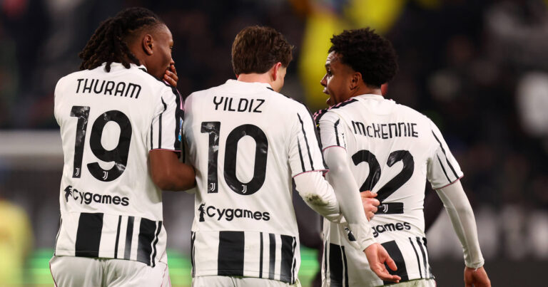 Juventus Fc - SSC Napoli Kenan Yildiz of Juventus Fc celebrates with Khephren Thuram and Weston Mckennie of Juventus Fc after scoring a goal during the Serie A match beetween Juventus Fc and SSC Napoli at Allianz Stadium on January 25, 2026 in Turin, Italy . Torino Allianz Stadium Italy Copyright: xMarcoxCanonierox
2026.01.25 Turyn
pilka nozna liga wloska
Juventus Turyn - SSC Napoli
Foto IMAGO/PressFocus

!!! POLAND ONLY !!!