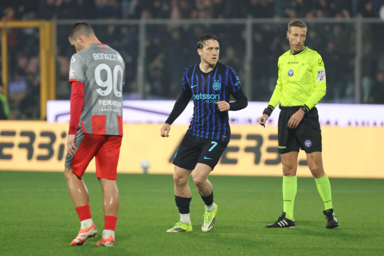 Inter's Piotr Zielinski jubilates after scoring the goal 0-2 during the Serie A soccer match between Cremonese and Inter at the Giovanni Zini Stadium in Cremona Italy - 1 February 2026. Sport - Soccer . (Photo by Alberto Mariani/Lapresse) (Photo by Alberto Mariani/LaPresse/Sipa USA)
2026.02.01 Cremona
pilka nozna liga wloska
US Cremonese - Inter Mediolan
Foto LaPresse/SIPA USA/PressFocus

!!! POLAND ONLY !!!