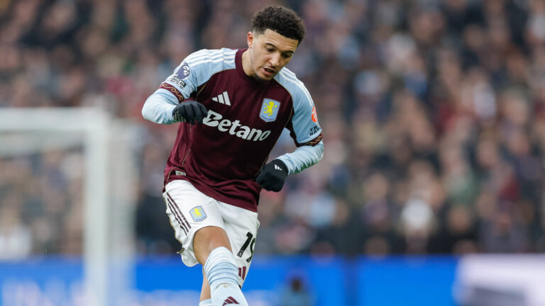Birmingham, England, 1st February 2026. Jadon Sancho of Aston Villa passes the ball during the Aston Villa vs Brentford Premier League match at Villa Park, Birmingham. Picture credit should read: Cody Froggatt / Sportimage EDITORIAL USE ONLY. No use with unauthorised audio, video, data, fixture lists, club/league logos or live services. Online in-match use limited to 120 images, no video emulation. No use in betting, games or single club/league/player publications. SPI_150_CF_ASTON_VILLA_V_BRENTFORD SPI-4503-0149
2026.02.01 Birmingham
pilka nozna Liga Angielska
Aston Villa - Brentford
Foto IMAGO/PressFocus

!!! POLAND ONLY !!!