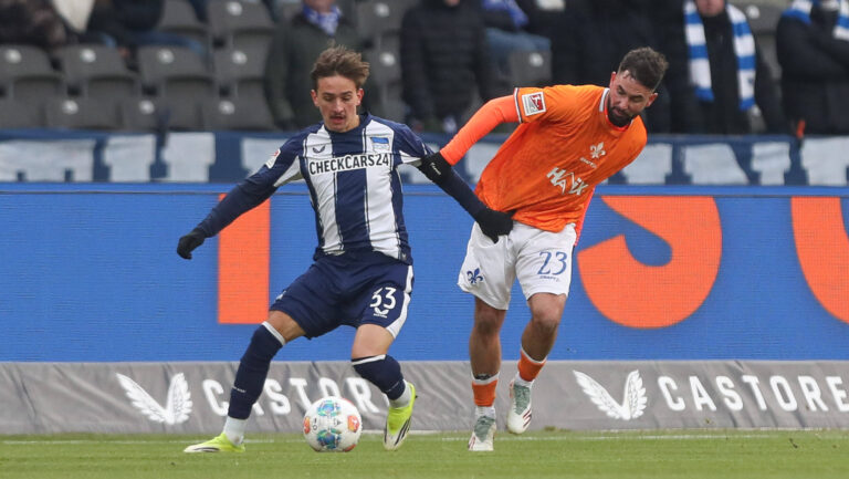 01.02.2026, xtgx, Fussball 2. Bundesliga, Hertha BSC Berlin - SV Darmstadt 98 emspor, v.l. Michal Karbownik Hertha, 33, Marco Richter Darmstadt, 23 Zweikampf, Duell, Kampf, tackle DFL/DFB REGULATIONS PROHIBIT ANY USE OF PHOTOGRAPHS as IMAGE SEQUENCES and/or QUASI-VIDEO Berlin *** 01 02 2026, xtgx, Soccer 2 Bundesliga, Hertha BSC Berlin SV Darmstadt 98 emspor, v l Michal Karbownik Hertha, 33 , Marco Richter Darmstadt, 23 duel, fight, tackle DFL DFB REGULATIONS PROHIBIT ANY USE OF PHOTOGRAPHS as IMAGE SEQUENCES and or QUASI VIDEO Berlin
2026.02.01 Berlin
pilka nozna , 2. liga niemiecka
Hertha BSC Berlin - SV Darmstadt 98
Foto IMAGO/PressFocus

!!! POLAND ONLY !!!