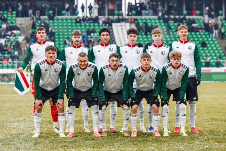 2026.02.04 Warszawa, Polska
pilka nozna Liga Mlodziezowa UEFA U-19
Legia Warszawa - AFC Ajax Amsterdam
N/z Jan Bienduga - Karol Kosiorek, Jan Leszczynski, Mateusz Lauryn Szymon Chojecki, Pascal Mozie, Maciej Ruszkiewicz, Erik Mikanowicz Cyprian Pchełka, Przemyslaw Mizera, Samuel Kovacik
Foto Wojciech Dobrzynski Legionisci.com / PressFocus 
2026.02.04 Warsaw Poland
foorball UEFA Youth League
Legia Warsaw - AFC Ajax
Credit: Wojciech Dobrzynski / Legionisci.com / PressFocus