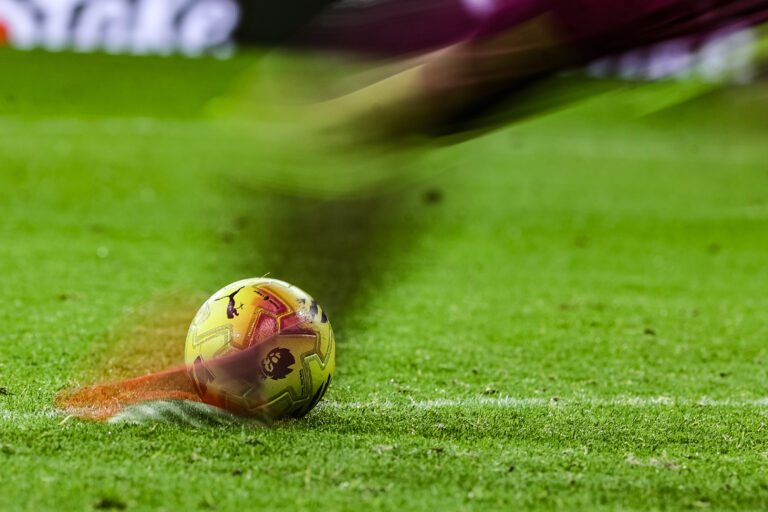 Bournemouth goalkeeper Djordje Petrovic kicks the official Puma Premier League winter match ball during the Premier League match Everton vs Bournemouth at Hill Dickinson Stadium, Liverpool, United Kingdom on 10 February 2026

(Photo by Alfie Cosgrove/News Images) in Liverpool, United Kingdom on 2/10/2026. (Photo by Alfie Cosgrove/News Images/Sipa USA)
2026.02.10 Liverpool
pilka nozna liga angielska
Everton - AFC Bournemouth

Foto News Images/SIPA USA/PressFocus

!!! POLAND ONLY !!!