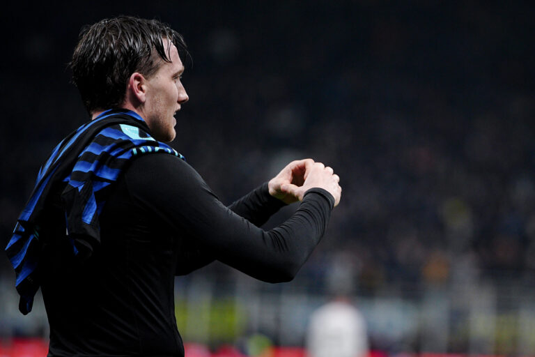 Inter Milan's Piotr Zielinski celebrates after scoring goal for his team during the Serie A soccer match between Inter and Juventus at the San Siro Stadium in Milan , north Italy  - Saturday, February 14, 2025. Sport - Soccer . (Photo by Marco Alpozzi/LaPresse) (Photo by Marco Alpozzi/LaPresse/Sipa USA)
2026.02.14 Mediolan
pilka nozna liga wloska
Inter Mediolan - Juventus Turyn
Foto LaPresse/SIPA USA/PressFocus

!!! POLAND ONLY !!!