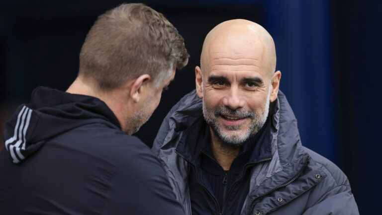Manchester City v Salford City, FA Cup Pep Guardiola the Manchester City manager greets Karl Robinson the Salford City manager ahead of the FA Cup match between Manchester City and Salford City at the Etihad Stadium, Manchester, UK on 14 February 2026. Manchester Etihad Stadium Manchester UK Editorial use only DataCo restrictions apply See www.football-dataco.com , Copyright: xConorxMolloyx PSI-23752-0090
2026.02.14 Manchester
pilka nozna Puchar Anglii
Manchester City - Salford City
Foto IMAGO/PressFocus

!!! POLAND ONLY !!!
