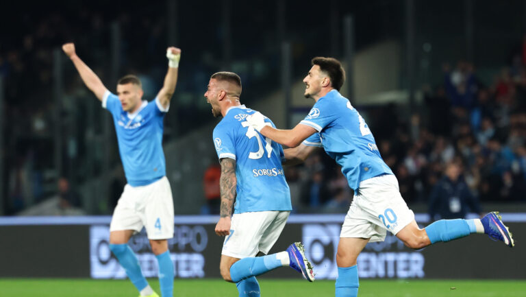 Leonardo Spinazzola of SSC Napoli celebrates with Eljif Elmas after scoring the goal of 1-1 during the Serie A 2025/2026 football match between SSC Napoli and AS Roma at Diego Armando Maradona stadium in Naples (Italy), February 15, 2026./Sipa USA *** No Sales in France and Italy ***
2026.02.15 Neapol
pilka nozna liga wloska
SSC Napoli - AS Roma
Foto Insidefoto/SIPA USA/PressFocus

!!! POLAND ONLY !!!